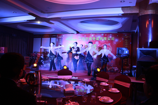 Jaysun Glove holds Spring Festival Party